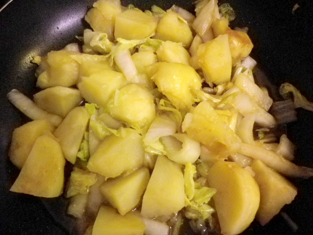 白菜とジャガイモの炒め煮